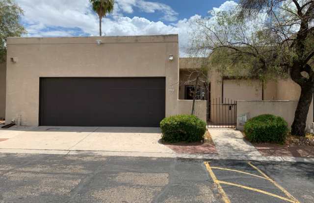 Photo of 639 N Richey Blvd