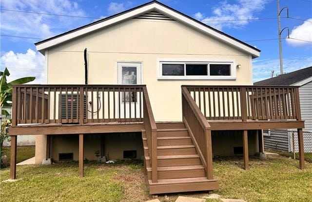 3219 LEONIDAS Street