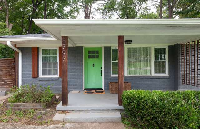 Renovated 3/2 w/ Fenced In Backyard and Courtyard!