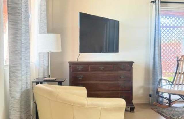 9141 North Overlook Drive