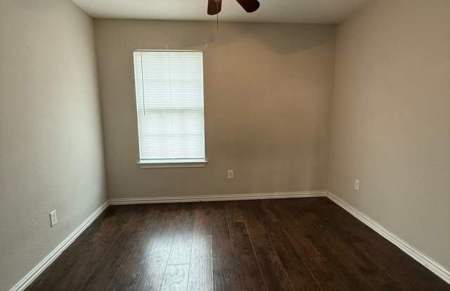 $500 Off 1st Full Month!* All Utilities Included!* Cozy 2-Bedroom Loft* Pet Friendly* Great Location*