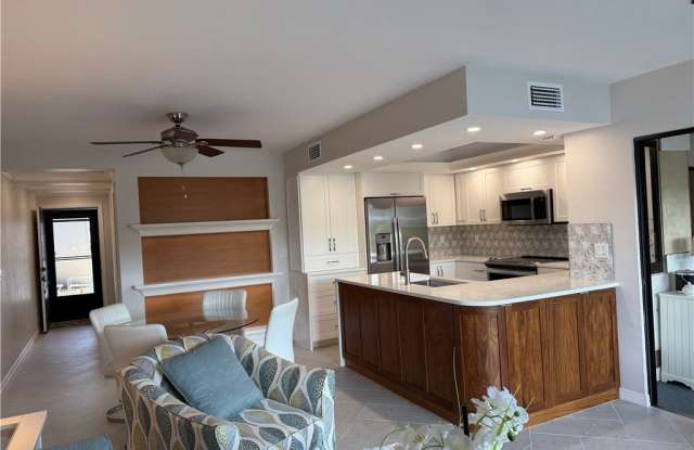 5850 Trailwinds Drive unit: 713