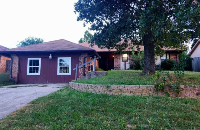 Charming 5 Bedroom Home- Your Path to Homeownership Starts Here!