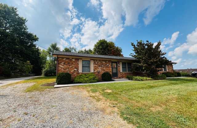 Photo of 3 Bedroom, 1 Bath Duplex