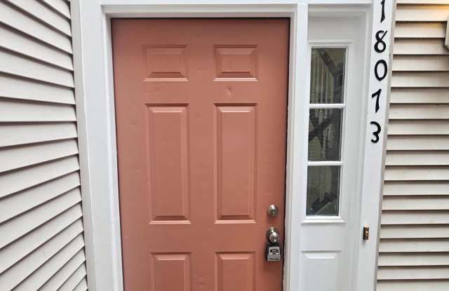 18073 ROYAL BONNET Circle