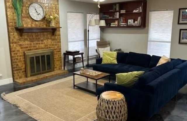 1549 Sir Thopas Court