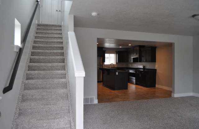 Photo of 435 West 1400 North - 103