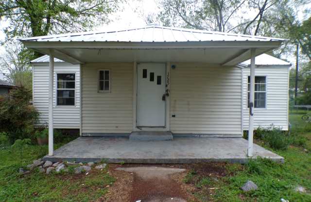 Photo of 1725 Short 14th Street North