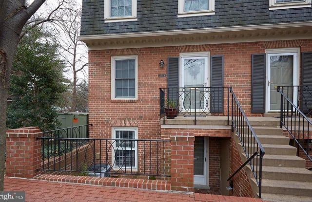 3281 E SUTTON PLACE NW - 3281 Sutton Pl NW, Washington, DC 20016