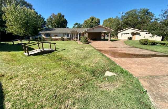 210 Crestview  ST - 210 Crestview Street, Poteau, OK 74953