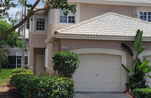 2220 Salerno Cir