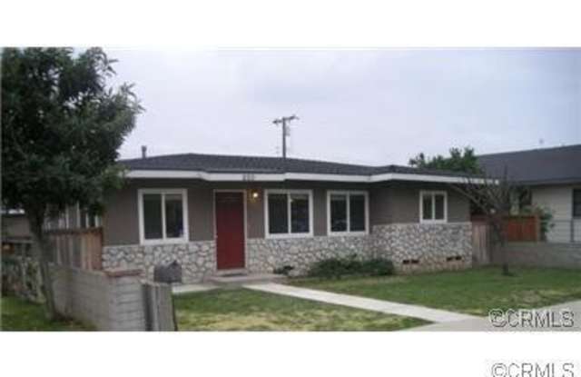 220 E Magnolia Street