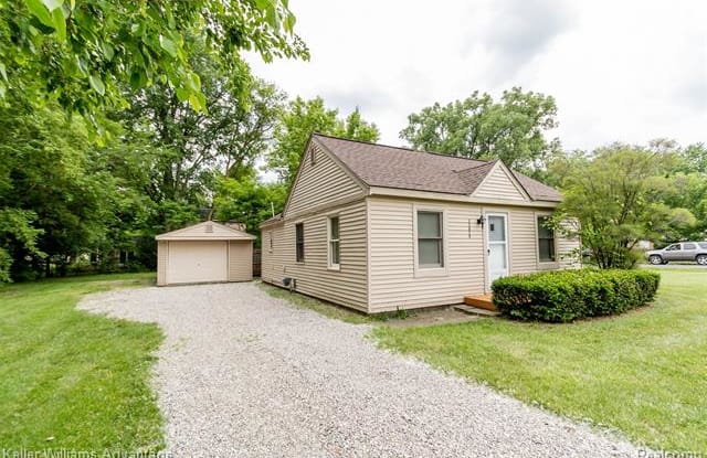 33679 COLFAX Street - 33679 Colfax Dr, Farmington Hills, MI 48335