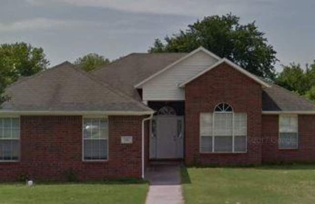 Photo of 1901 Southwest Spruce Road