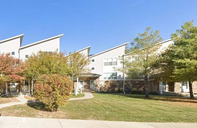301 SE 11th St