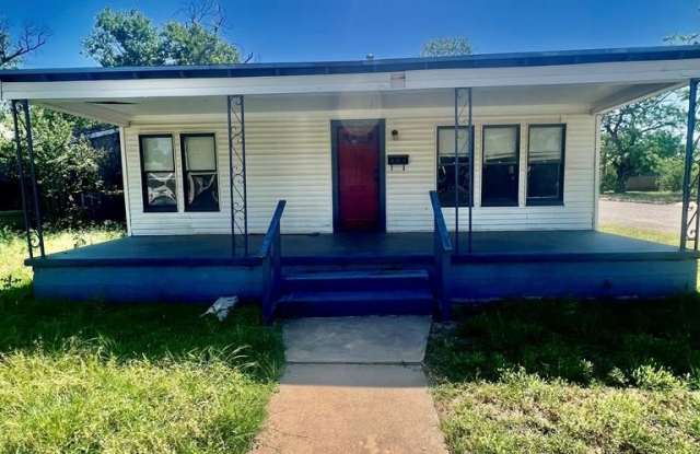 Photo of 121 N Madison St