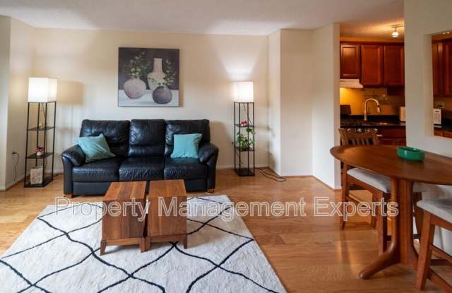 1225 Martha Custis Dr