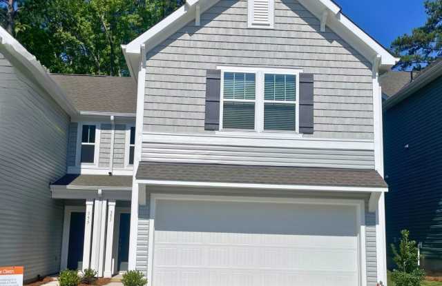Photo of 3 Bedroom paired home with 2 car garage minutes from shopping and I-85 - AVAILABLE NOW