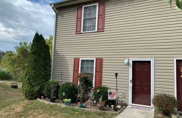 2 Bedroom 2.5 Bath Townhouse