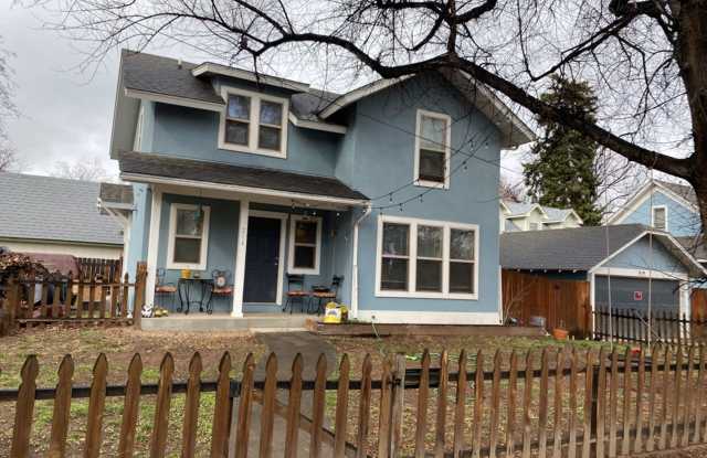 Charming 2 bed/1.5 bath home on Edwards Street in Fort Collins Near CSU - 214 Edwards Street, Fort Collins, CO 80524