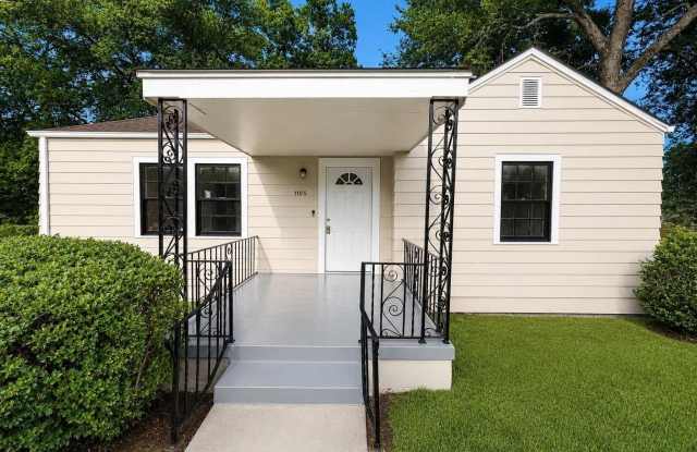 1105 PINEVIEW ROAD