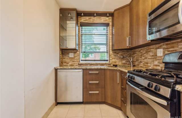 260-40 74 Avenue unit: 2Nd Fl