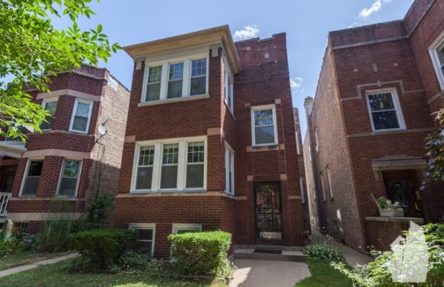 4825 North Leavitt Street Chicago IL apartments for rent