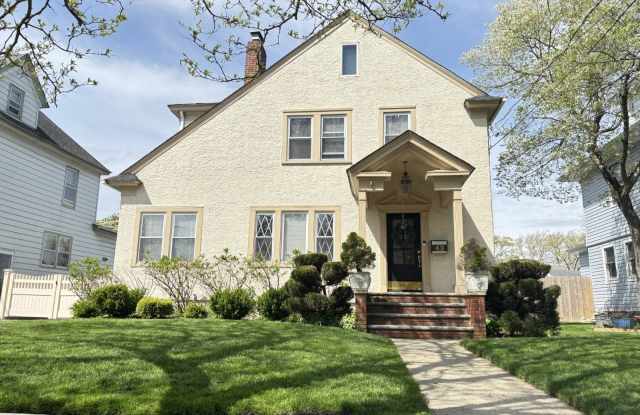 43 Rolling Street