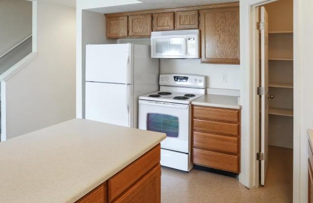 400 West 550 North Unit E22