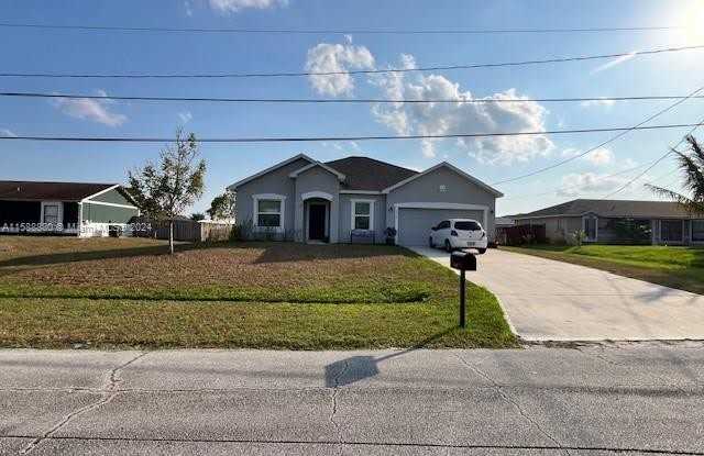 2440 SW Webster Ln