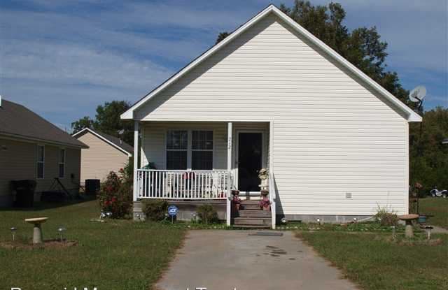 212 Oak Grove - 212 Oak Grove Ave, Elizabeth City, NC 27909