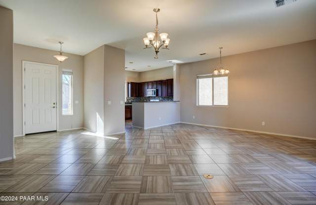 4319 N Dryden Street