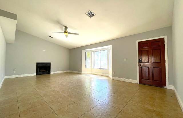 AVAILABLE NOW! 4 BED / 3 BATH home in Cathedral City!