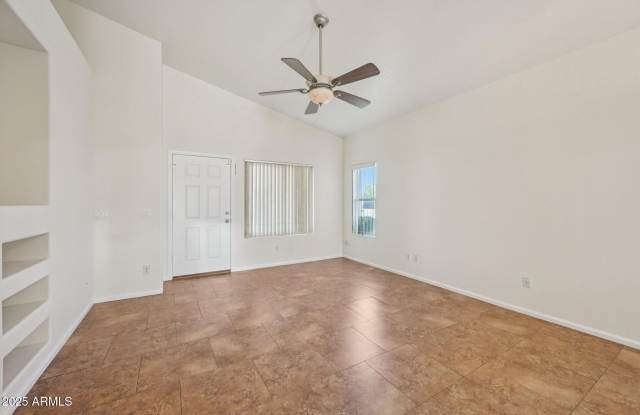 15649 W MAGNOLIA Street