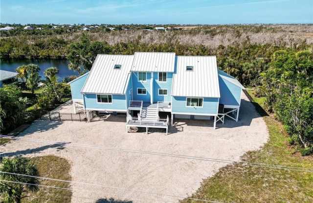 785 Rabbit Road