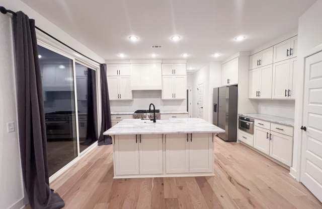 1430 East Huntsville Road