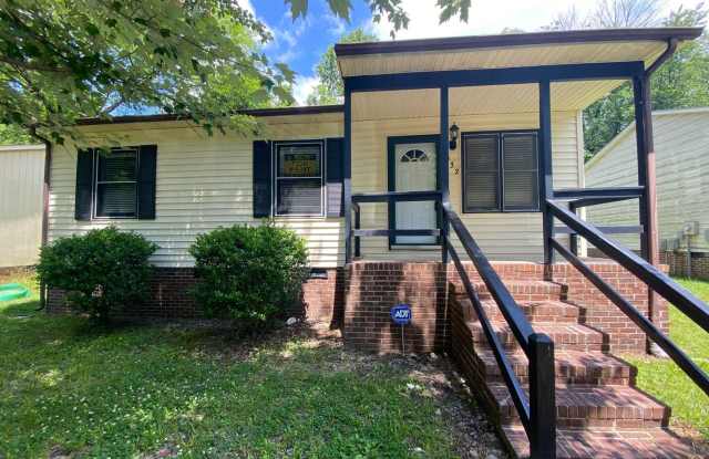 832 Cummins Street