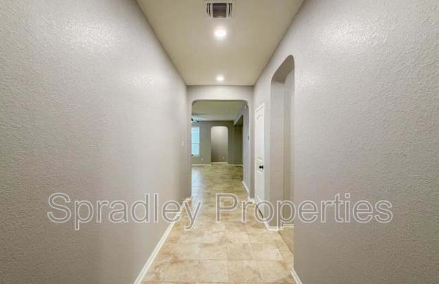 9118 Lonesome Oak Dr