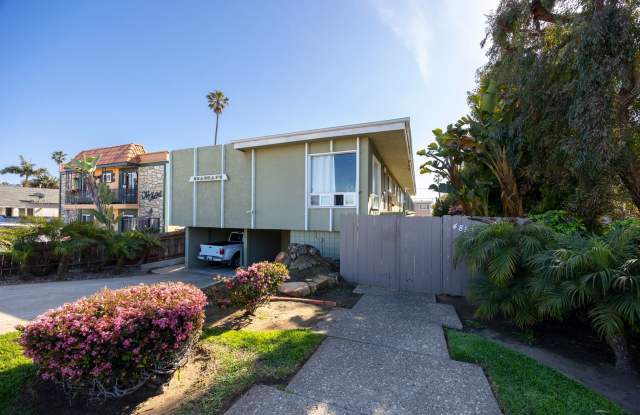 OPEN HOUSE: 11/8 1:30-2:30PM ~ 2 BR Near Sunset Cliffs w/ 2 Parking Spaces!