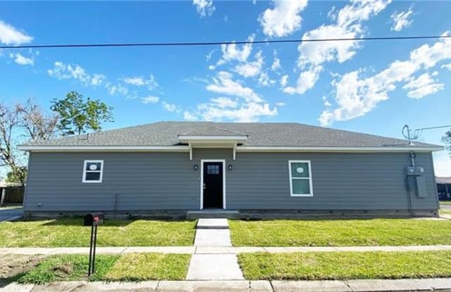 701 W SOLIDELLE Street - 701 West Solidelle Street, Chalmette, LA 70043