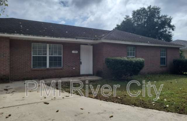 1390 Old Middleburg Road North