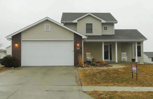 830 Tennyson Avenue - 830 Tennyson Avenue, Ames, IA 50014