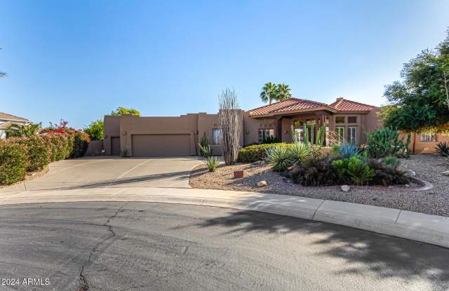 4902 N OVERLOOK Lane