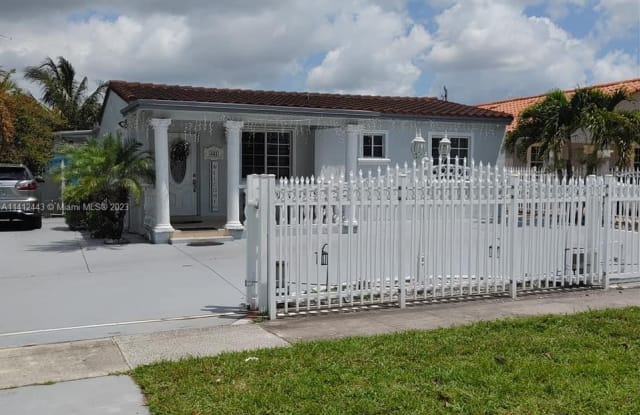 441 E 37th St - 441 East 37th Street, Hialeah, FL 33013