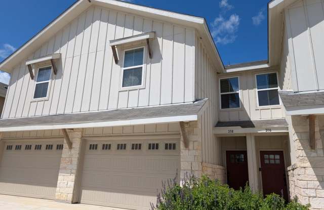 1 MONTH FREE RENT / Close to HWY for Commuters/ Refrigerator/Washer/Dryer Included! Oversized Garage/ NBISD