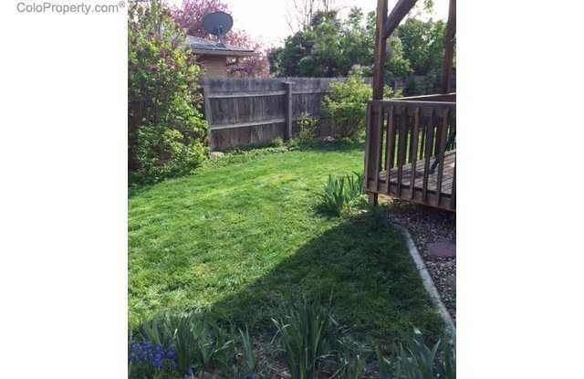 Fantastic Brick Ranch w/ 3 bedrooms and a Huge 2 Car Garage!