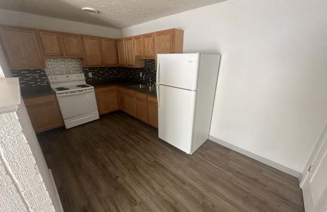 2500 Lindsay Ave - A5