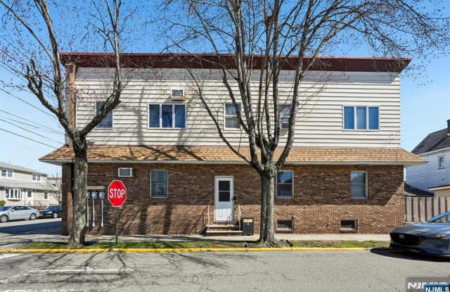 98 Lester Street