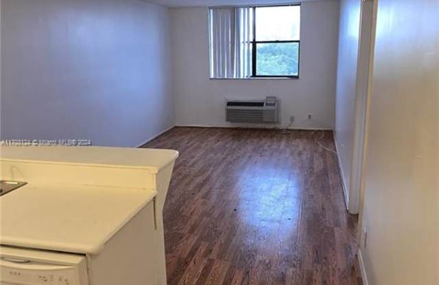 2502 Riverside Drive
