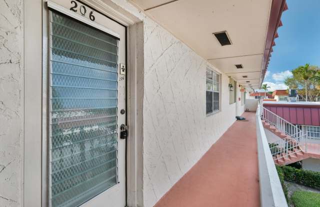 12012 Greenway Circle S